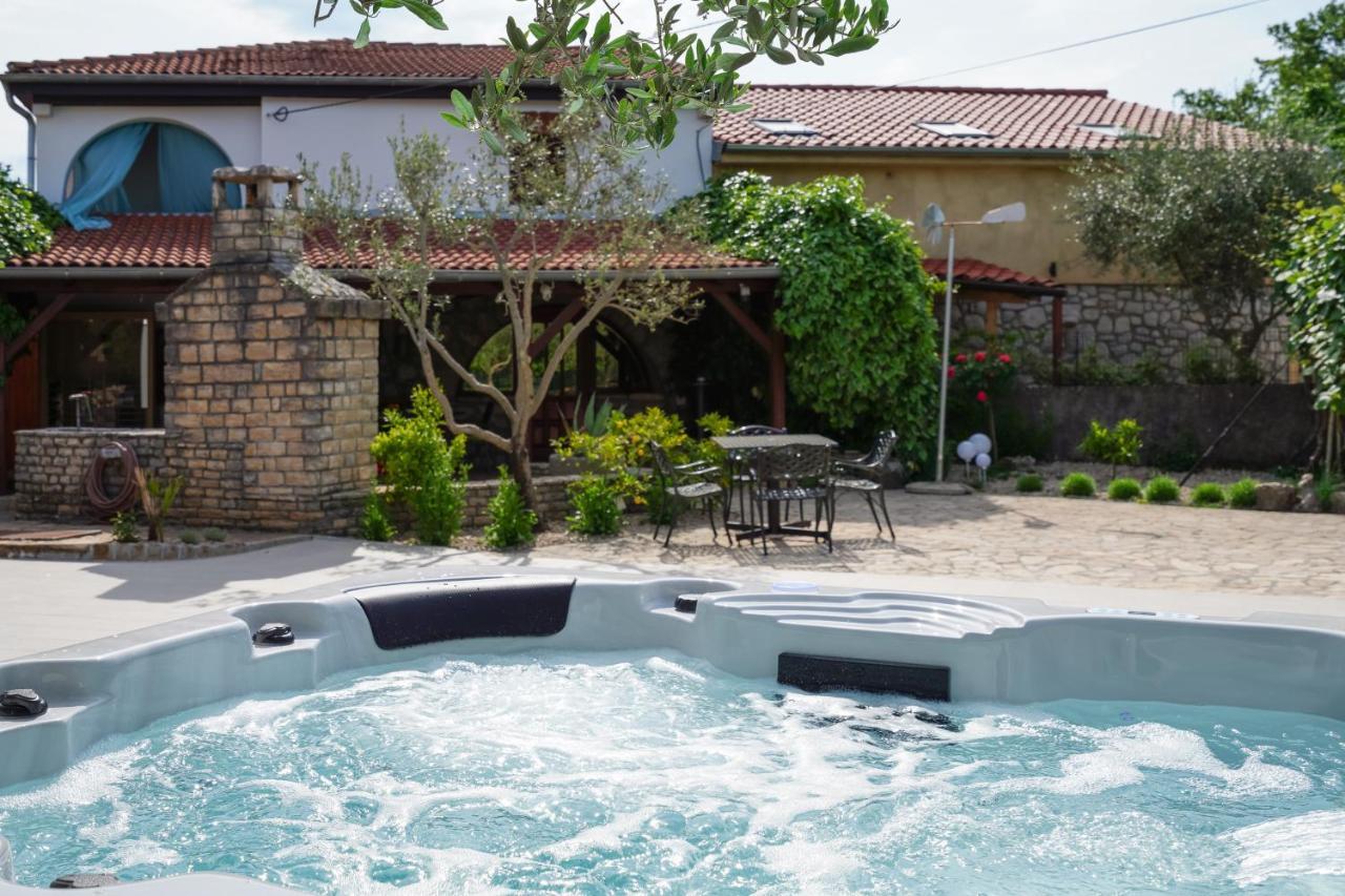 Stone Lady Holiday Home With Pool&Hot Tub,Sauna,Bbq,Garden Rasopasno Exteriér fotografie